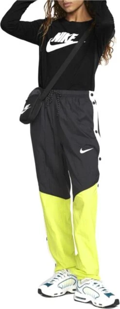 NIKE Sportswear Essential Icon Futura Lange Mouwenshirt Vrouwen Zwart - Maat S -Fit Verkoop 469x1200 1